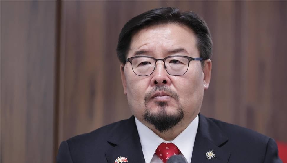 Moğolistan Başbakanı Zandanshatar Gombojav İstifa Etti