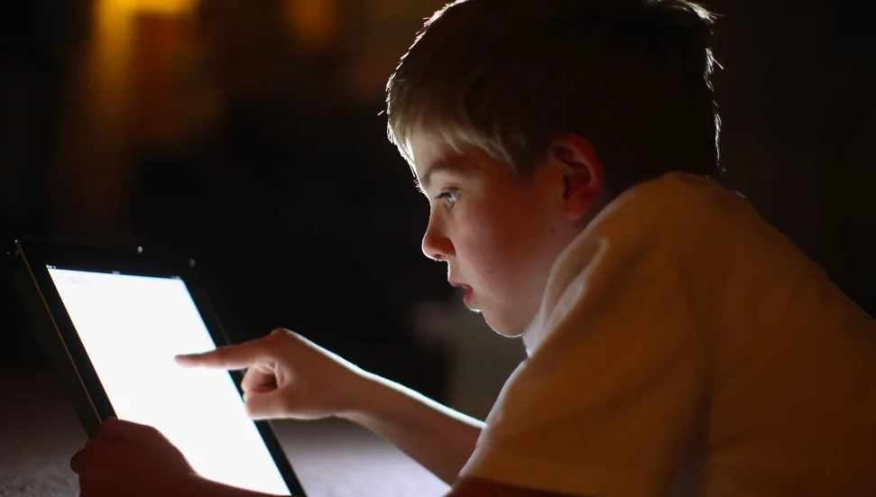 Endonezya'da 16 Yaş Altındaki Gençlere Sosyal Medya Yasağı Getirildi