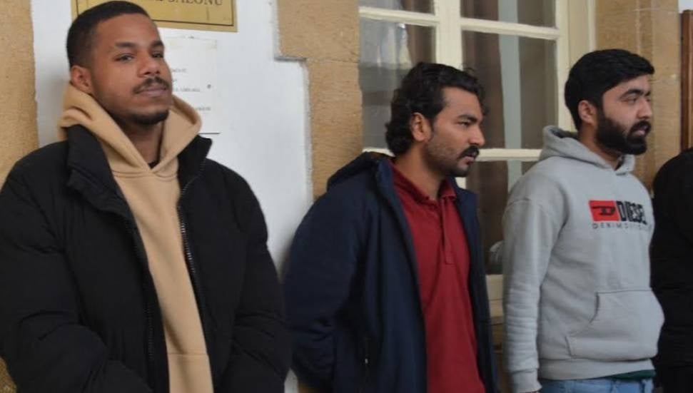 İzinsiz İkamet Eden 3 Kişi Tutuklandı: 850 Gün Kaçak Yaşamış!