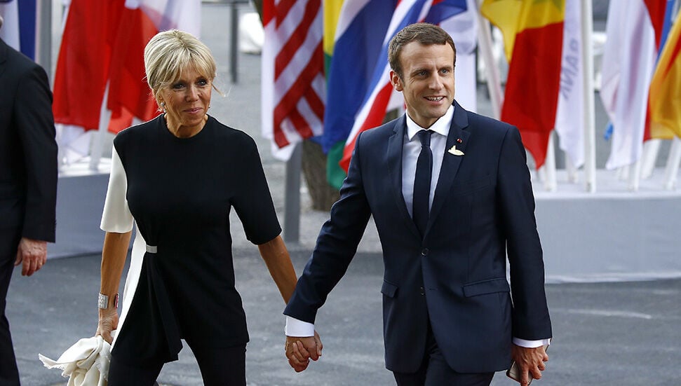 Trump, Macron'la alay etti: Karısı ona "çok kötü" davranıyor