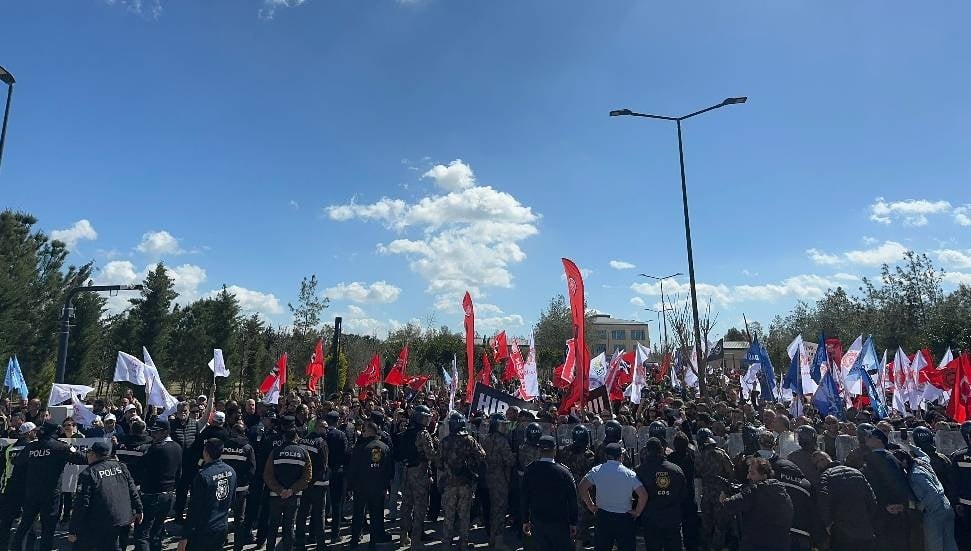 Pazartesi Genel Grev: Sendikalar Meclis Önünde Eylem Yapacak