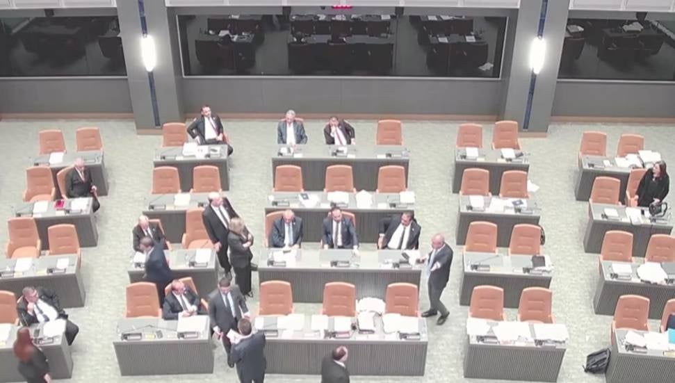 Meclis'te Gerginlik: CTP Milletvekilleri Üstel'in Konuşmasını Terk Etti