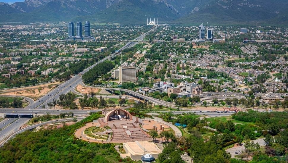 İran heyeti bu gece Pakistan'a ateşkes görüşmeleri için gidiyor