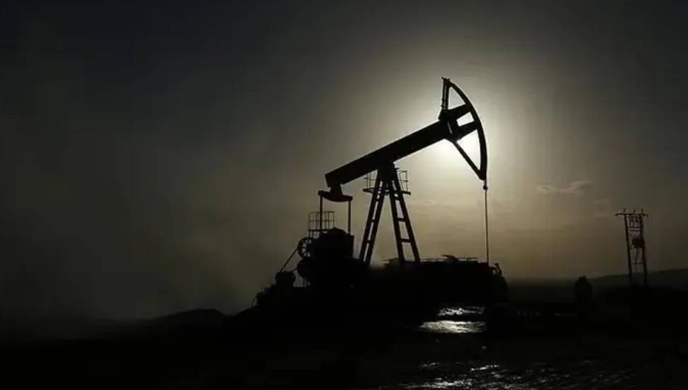 Hürmüz Boğazı'ndaki aksaklıklar petrol fiyatlarını etkiliyor: Brent 97,03 dolar