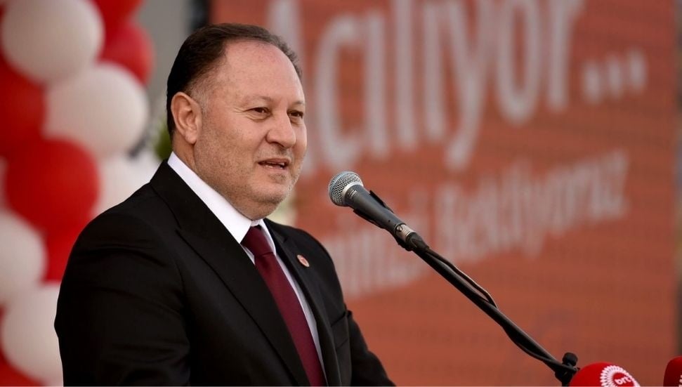 Meclis Başkanı Ziya Öztürkler Azerbaycan'da: Pazartesi Meclisi Açacak