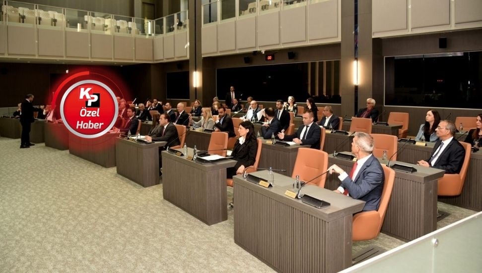 Hükümet Meclis'i Açmayı Planlıyor: Genel Grev Tehdidi Gündemde!