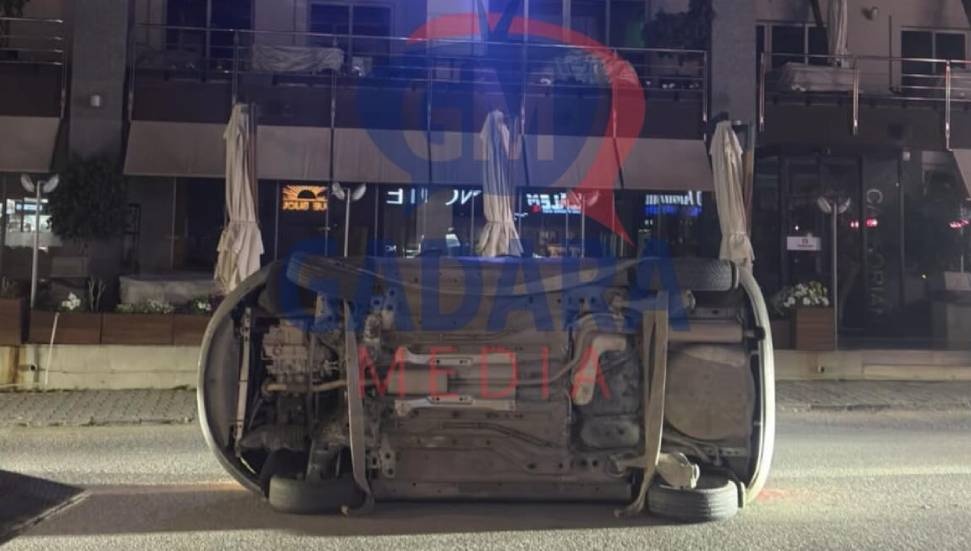 Dereboyu'nda Gece Saatlerinde Araç Yan Devrildi