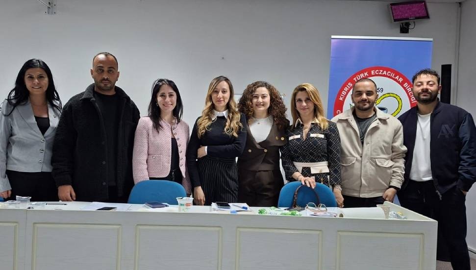 Kıbrıs Türk Eczacılar Birliği Genel Kurulu: Umut Öksüz Başkan Seçildi