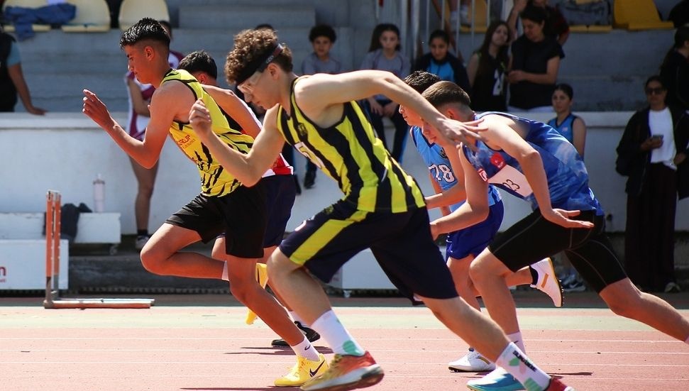 Ortaokul Atletizm Eleme Yarışları Başladı: İlk Gün Liderleri Belli Oldu