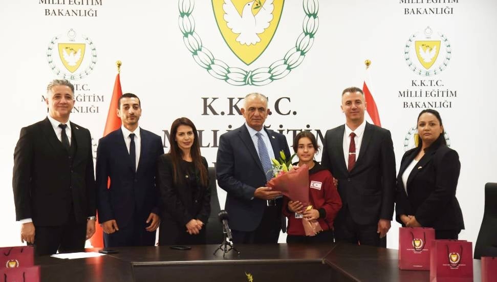 Nazım Çavuşoğlu, 48. TRT 23 Nisan Çocuk Şenliği için öğrenci ve öğretmenleri kabul etti