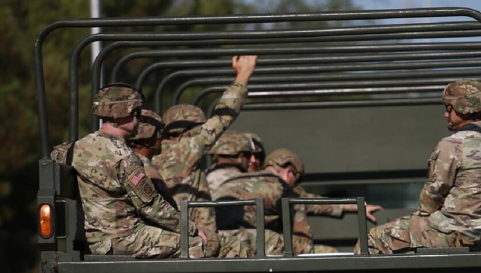 ABD'de Yeni Yasa ile Erkekler Askerlik Kaydına Otomatik Olarak Alınacak