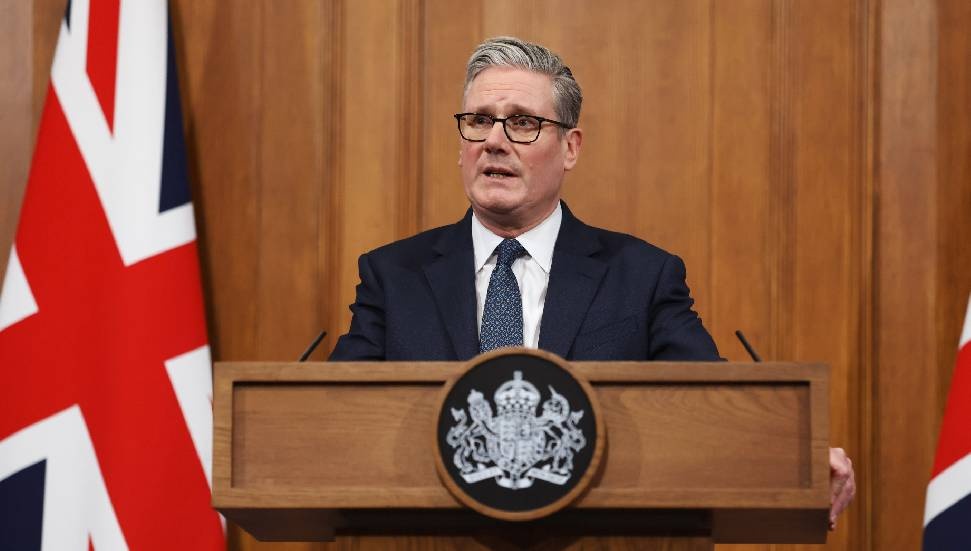 Starmer: Trump'ın Ticaret Anlaşması Açıklaması Savaş Baskısıdır