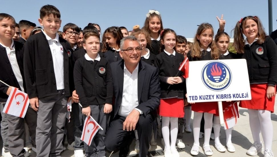 Erhürman'dan Öğrencilere 23 Nisan Mesajı: Ülkenizi Sevin ve Gurur Duyun