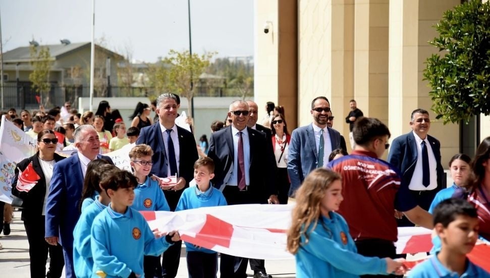 23 Nisan Kutlamaları: Cumhuriyet Meclisi Bahçesinde Tören Gerçekleşti
