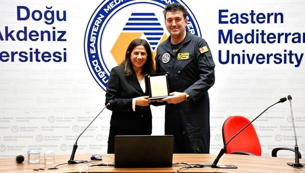 HÜRKUŞ'un Deneysel Test Pilotu Murat Özpala, DAÜ'de Öğrencilerle Buluştu