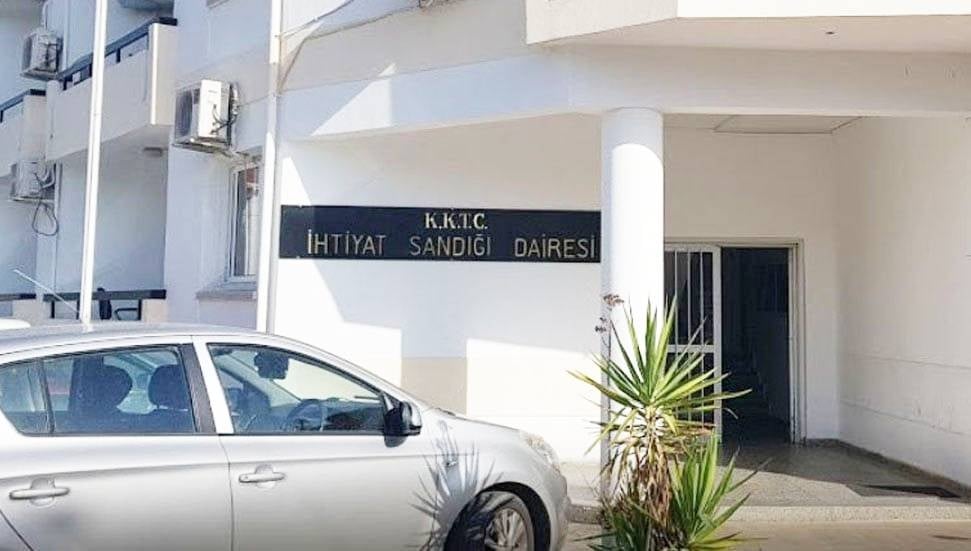 KİEF ve Hür-İş İhtiyat Sandığı Önünde Eylem Düzenliyor