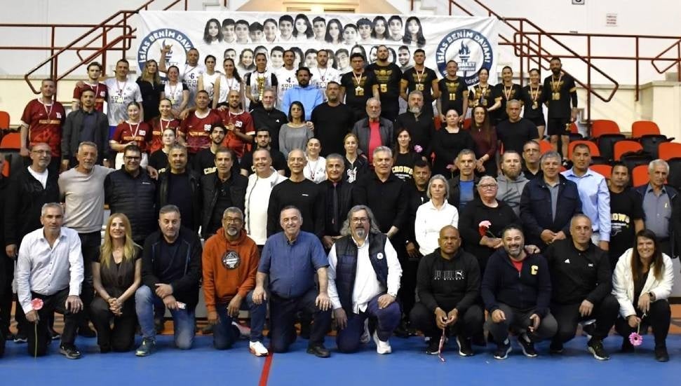 DAÜ Şampiyon Melekler Voleybol Turnuvası'nda Duygusal Anlar Yaşandı