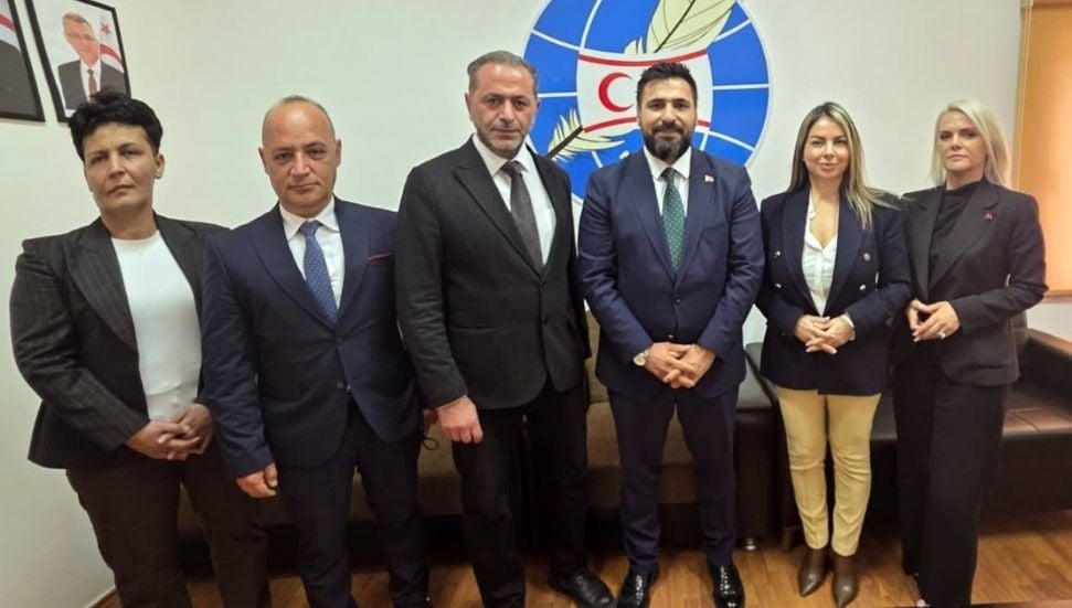 Dr. Recep Şehitoğlu, Türkiye Lefkoşa Büyükelçiliği'nin İletişim Müşaviri olarak Dış Basın Birliği'ni Ziyaret Etti