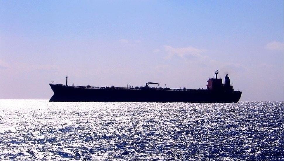 İran, Umman Denizi'nde Konteyner Gemisine Ateş Açtı