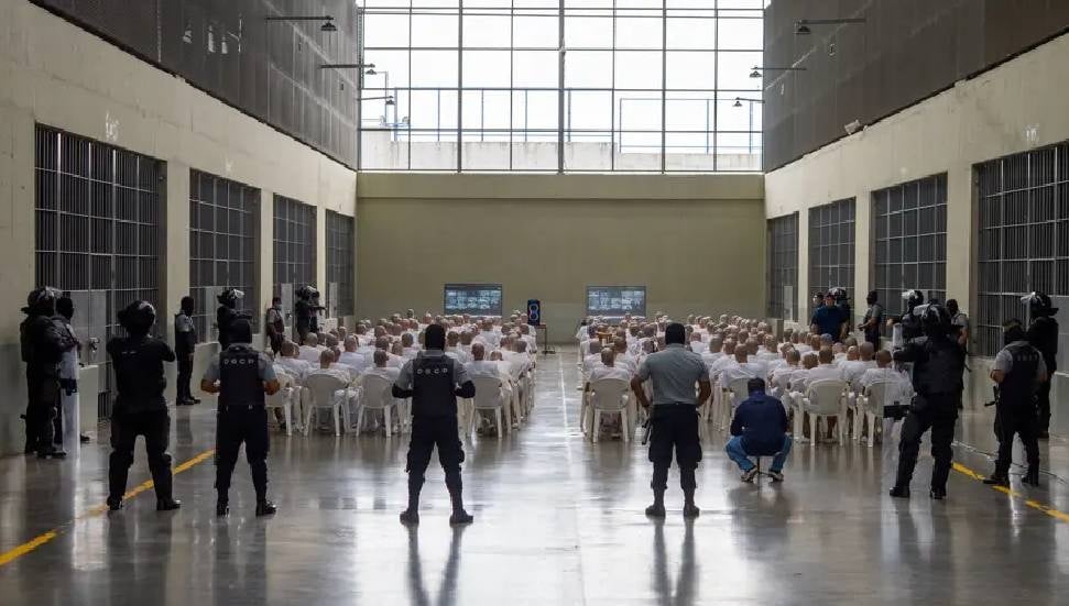 El Salvador'da Çete Üyeleri ve Liderleri İçin 47 Bin Suç Davası