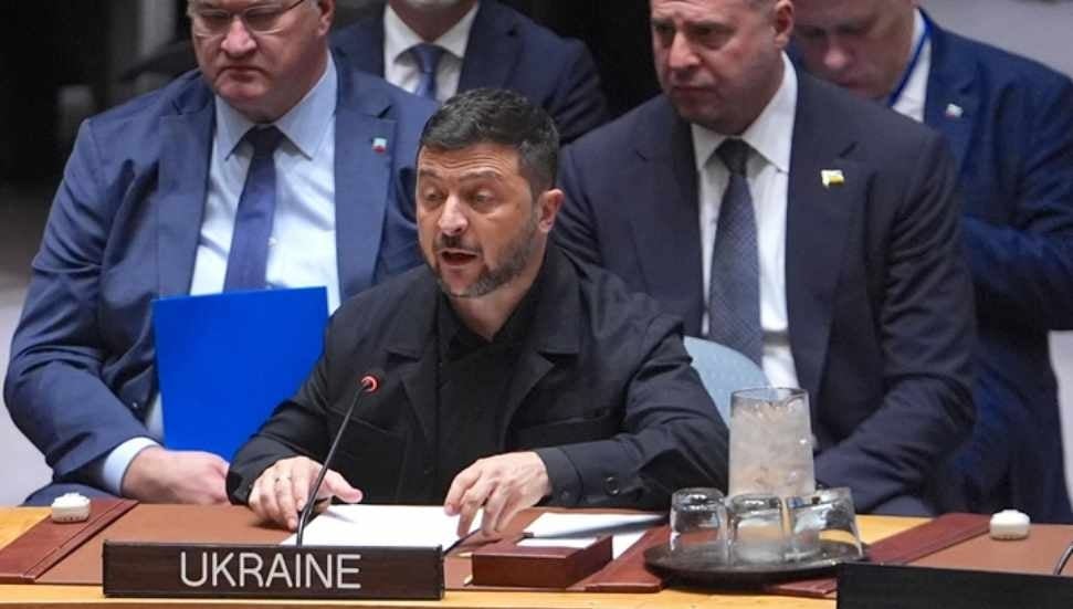 Zelenskiy, 90 milyar Euro'luk kredi sonrası Güney Kıbrıs'taki gayriresmi zirveye katılıyor