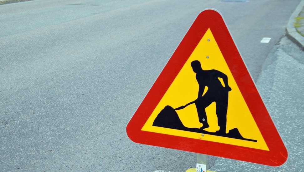 Küçük Kaymaklı'da yol çalışması: Şht. Mustafa Ruso Caddesi'nde kapama