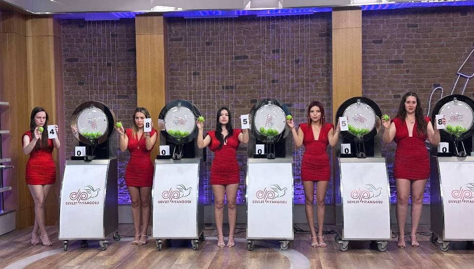 Büyük ikramiye 48558 numaralı bilete çıktı!