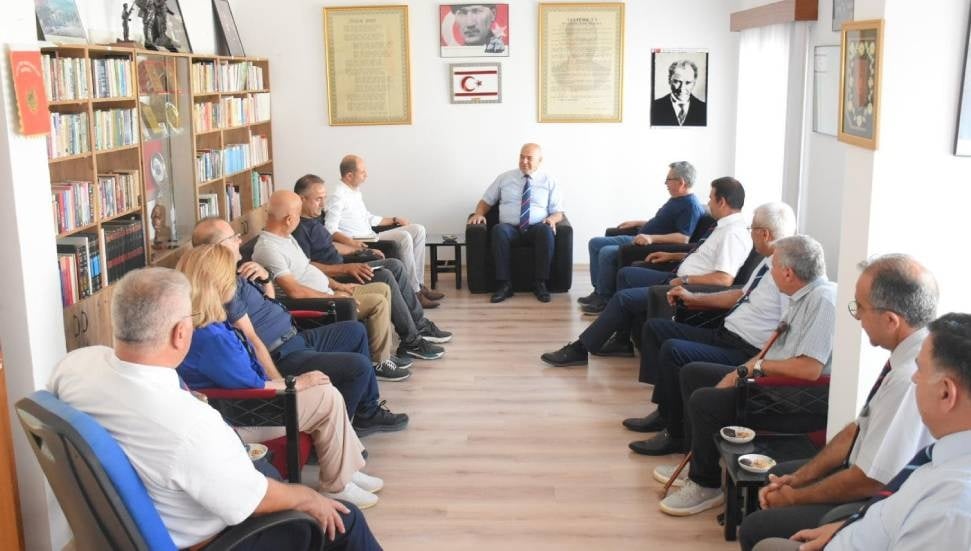 Özersay, Emekli Subaylar Derneği'ni Ziyaret Etti: Devletimize Sahip Çıkmalıyız
