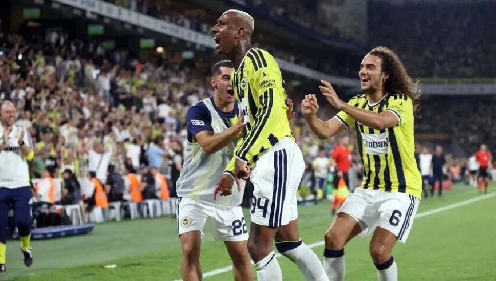 Fenerbahçe'nin Sturm Graz ile maçı İngiliz hakem Chris Kavanagh'ın yönetiminde