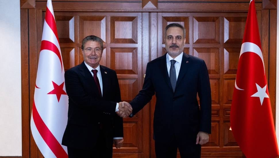 Ünal Üstel ve Hakan Fidan Görüşmesi: Doğal Gaz Projesi ve Rum Yönetimi