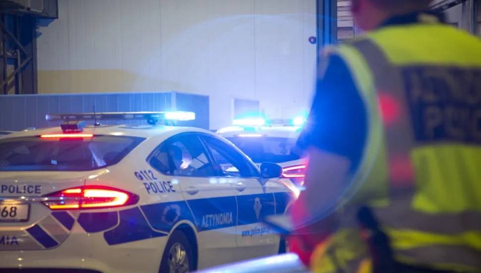 Limasol'da Bıçaklı Saldırı: 19 Yaşındaki Genç Yaralandı