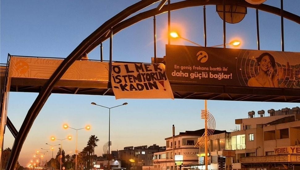 Kadına Yönelik Şiddete Karşı CTP Gençlik Örgütü'nden Pankartlı Eylem