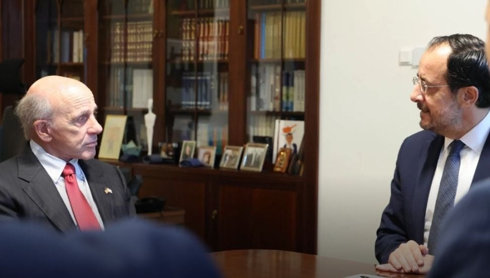 Breslow, Hristodulidis ile ilk görüşmesinde Baf Üssü'nü ziyaret etmek istedi