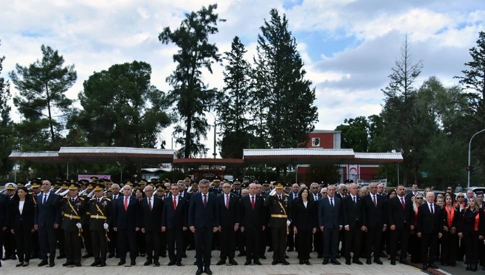 Atatürk Anıtı'nda 103. Yıl Töreni: Çağdaş Değerler Yolumuzu Aydınlatıyor