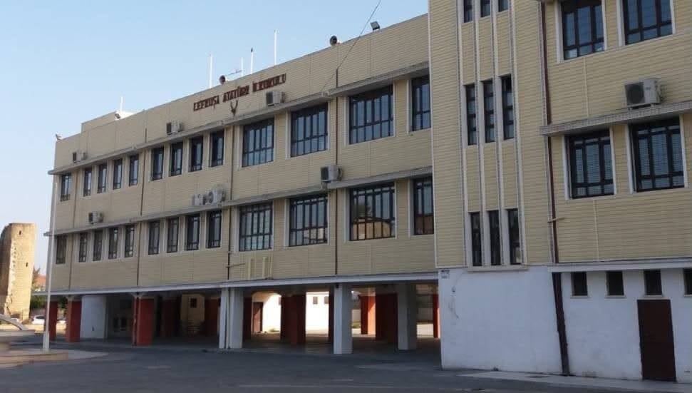 Lefkoşa Atatürk İlkokulu'nda Su Deposu Sorunu Nedeniyle Grev Askıya Alındı