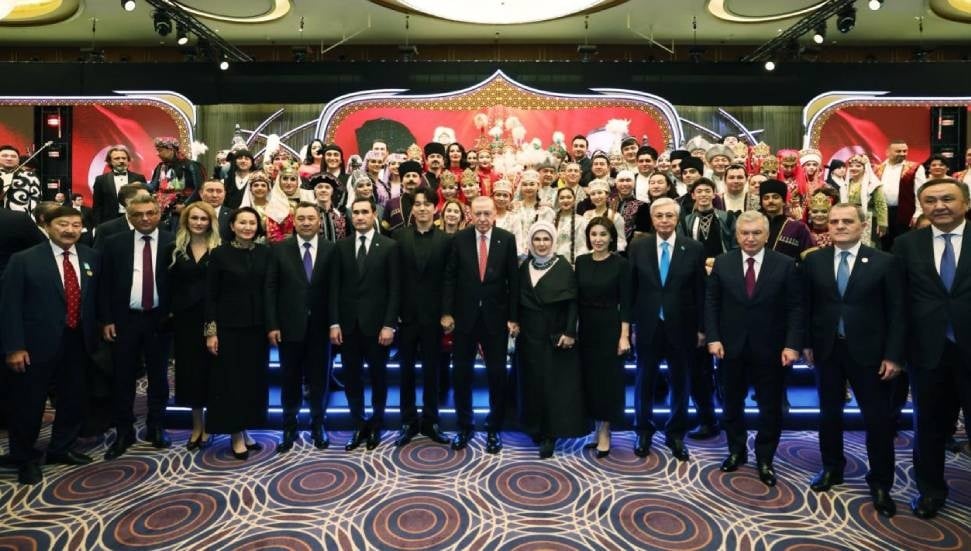 Emine Erdoğan, TDT Zirvesi İçin Liderlerle Akşam Yemeği Düzenledi