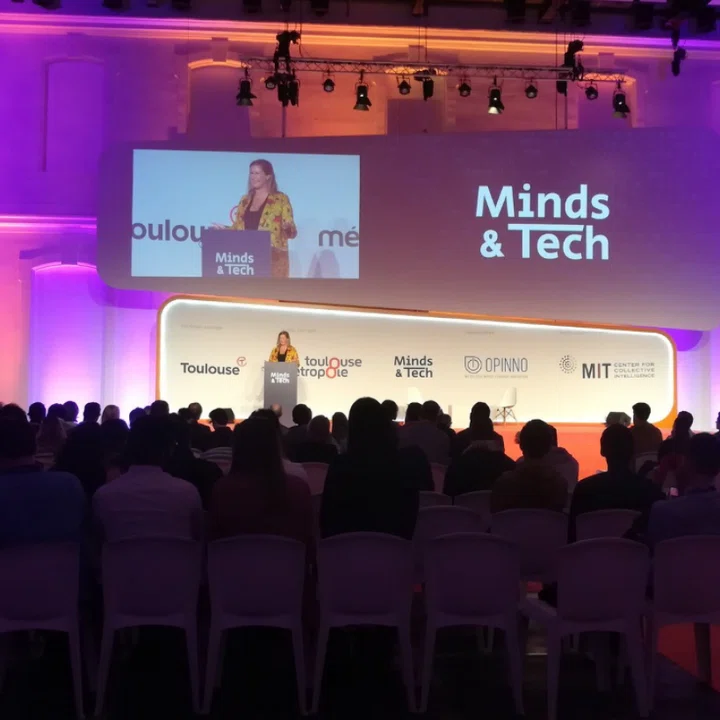 Connecting artificial and collective intelligence