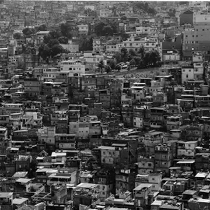 Chatbots, aplicaciones y datos: cómo la tecnología reduce la desigualdad