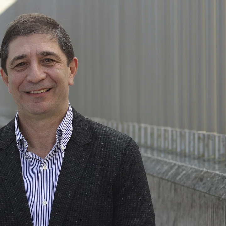 "Hasta que no estemos todos seguros con la vacuna o un antiviral, nadie lo estará"