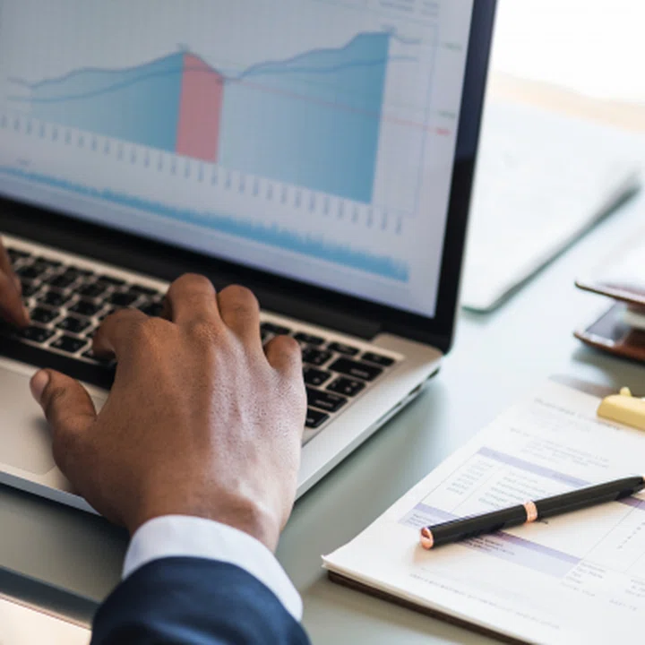 Implementing digitization in an important company in the financial sector