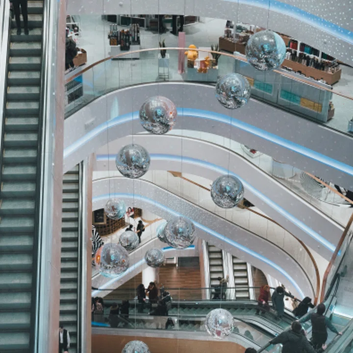 Shopping Center Observatory