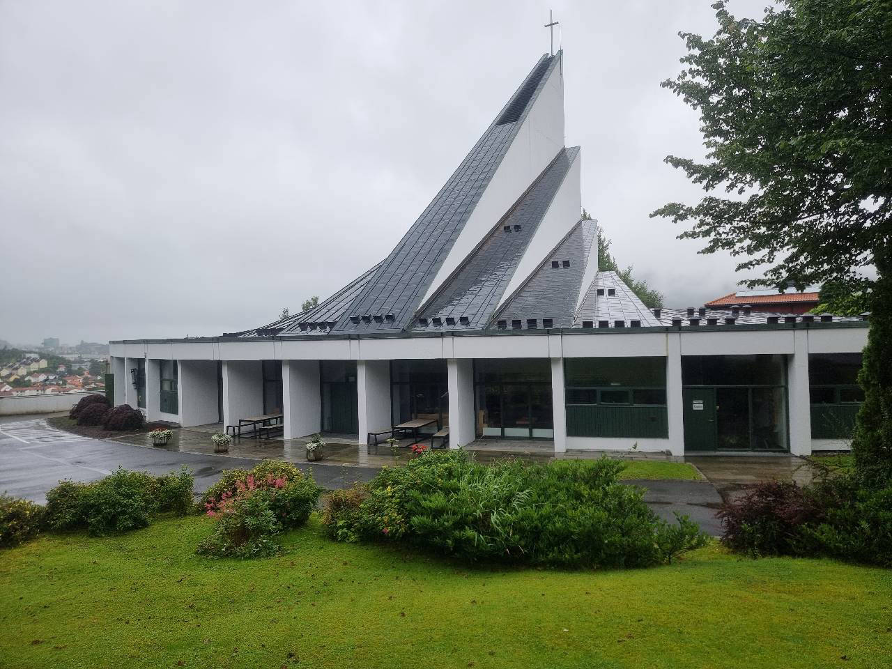 Landås kirke
