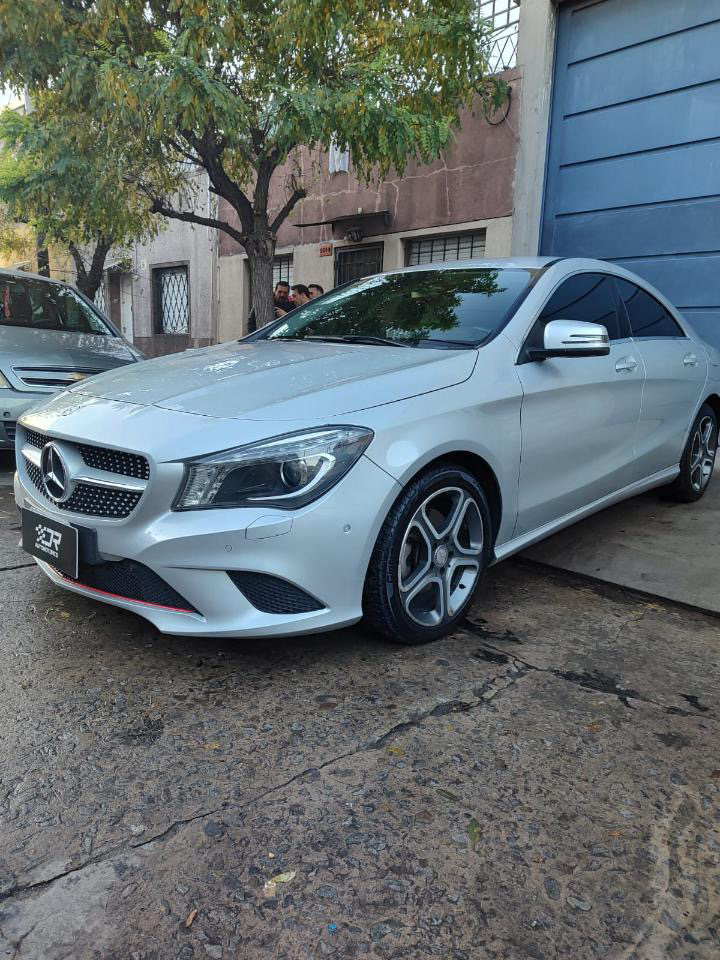 Mercedes Benz cla200