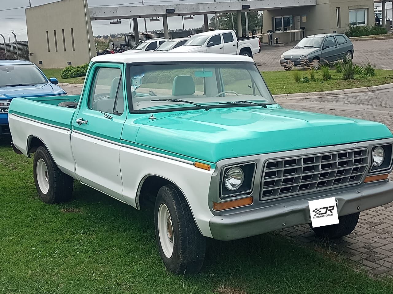 Ford F-100