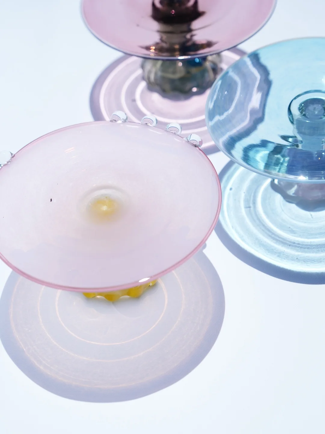 Artisan hand-blown glass glassware piece, Cake tin made of tempered glass, housewarming gift, new home decor — view 4 • Jane and Mery