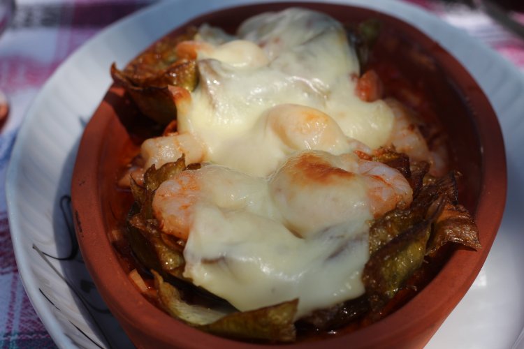ARTICHOKES WITH PRAWNS