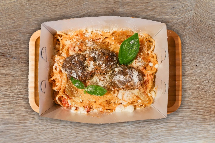 Neapolitan Spaghetti with Italian Meatballs