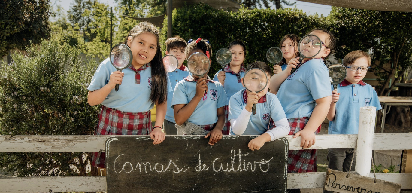 FUNDACION EDUCACIONAL ISIDORA ZEGERS DE HUNEEUS banner