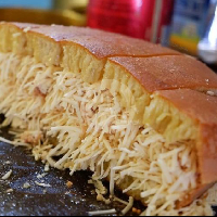 Trg bulan Keju kacang