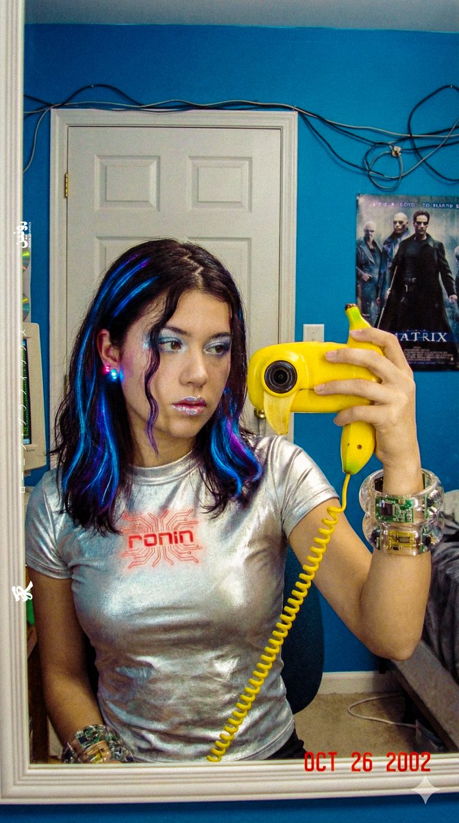 Create a gemini Nano Y2K Mirror Avatar